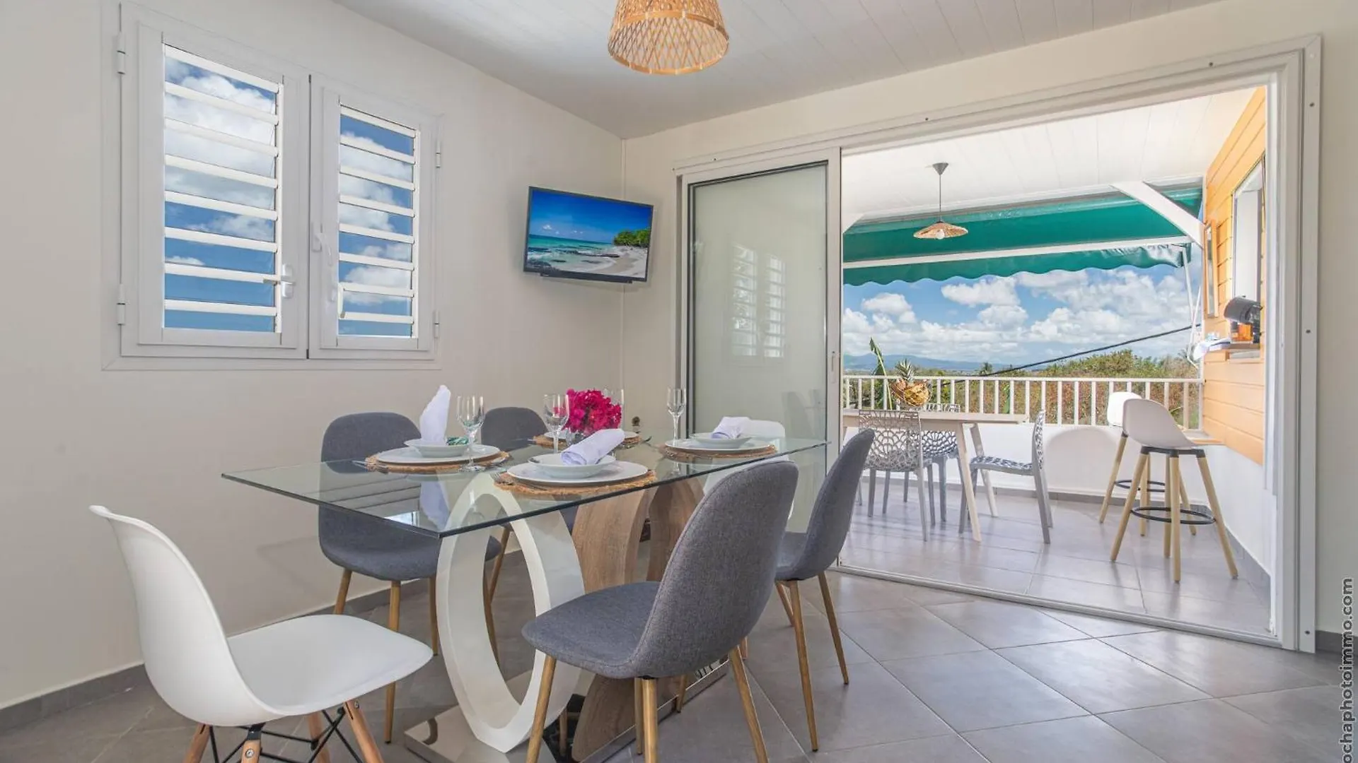 Holiday home Bungalow Chic Vue Mer Et Montagne Orange Riviere-Salee