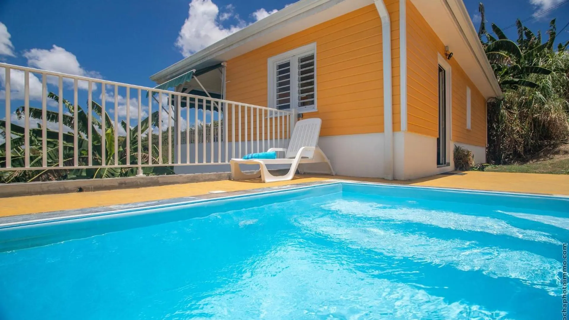 Holiday home Bungalow Chic Vue Mer Et Montagne Orange Riviere-Salee
